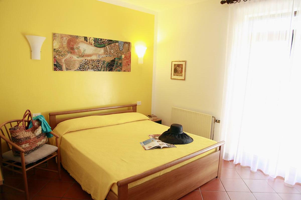 Aparthotel Elba Vip Porto Azzurro Exterior foto